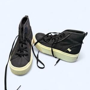 Women's Black and Grey Trainer